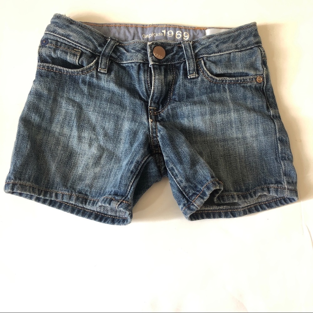 Gap shorts